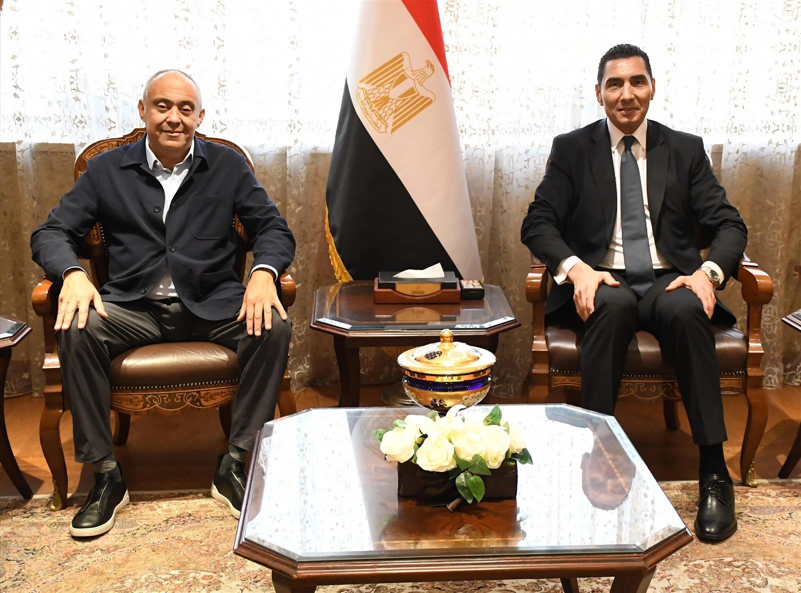 وزير الشباب والرياضة يبحث التعاون مع المتحدة للرياضة - الخليج الان