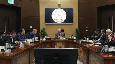نائب رئيس الوزراء للشئون الاقتصادية يلتقي أعضاء مجلس إدارة اتحاد المستثمرين - الخليج الان