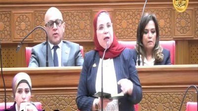 النائبة أمل عصفور تؤكد أهمية إعادة توجيه الاستثمارات العامة نحو قطاعات الإنتاج وعلى رأسها الصناعة والزراعة والصناعات التكنولوجية - الخليج الان
