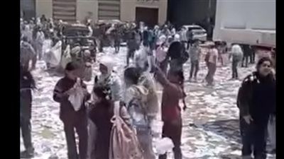 تعليم الدقهلية: فيديو تمزيق الكتب أمام مدرسة بالجمالية “قديم” وامتحانات نهاية العام لم تبدأ بعد - الخليج الان
