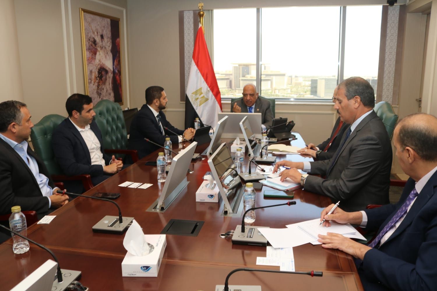 الكهرباء: دعم وتطوير وتحديث الشبكة القومية للكهرباء لتعزيز إدارة الطاقة ومنع الهدر - الخليج الان
