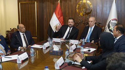 بحضور الجزار وعمران.. حزب الجبهة الوطنية يضع آليات جديدة لتعزيز الأداء التشريعي لنوابه بالشيوخ - الخليج الان