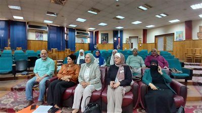 مدير تعليم القاهرة تتابع غرفة عمليات الدبلومات الفنية 2026 في أول أيام الامتحانات العملية - الخليج الان