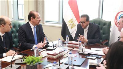 وزير الصحة يناقش مقترح حملة وطنية لرفع الوعي بالأمراض غير المعدية - الخليج الان