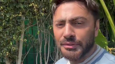 تامر حسني يجري بروفة لحفلته بعد ماتش مصر وروسيا.. تفاصيل - الخليج الان