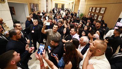 تحت شعار كامل العدد.. إيهاب توفيق يحيي حفلًا غنائيًا في الأردن - الخليج الان