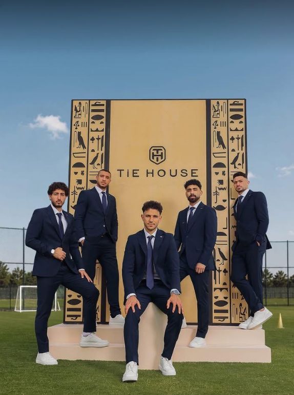قبل الإقلاع إلى أمريكا.. جلسة تصوير رسمية لمنتخب مصر استعدادًا لكأس العالم - الخليج الان