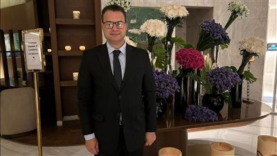 خبير اقتصادي لـ "تليجراف الخليج": دمج التجارة الإلكترونية غير الرسمية في الاقتصاد الرسمي يحمي الدولة ويفتح فرص التمويل للمشروعات الصغيرة - الخليج الان
