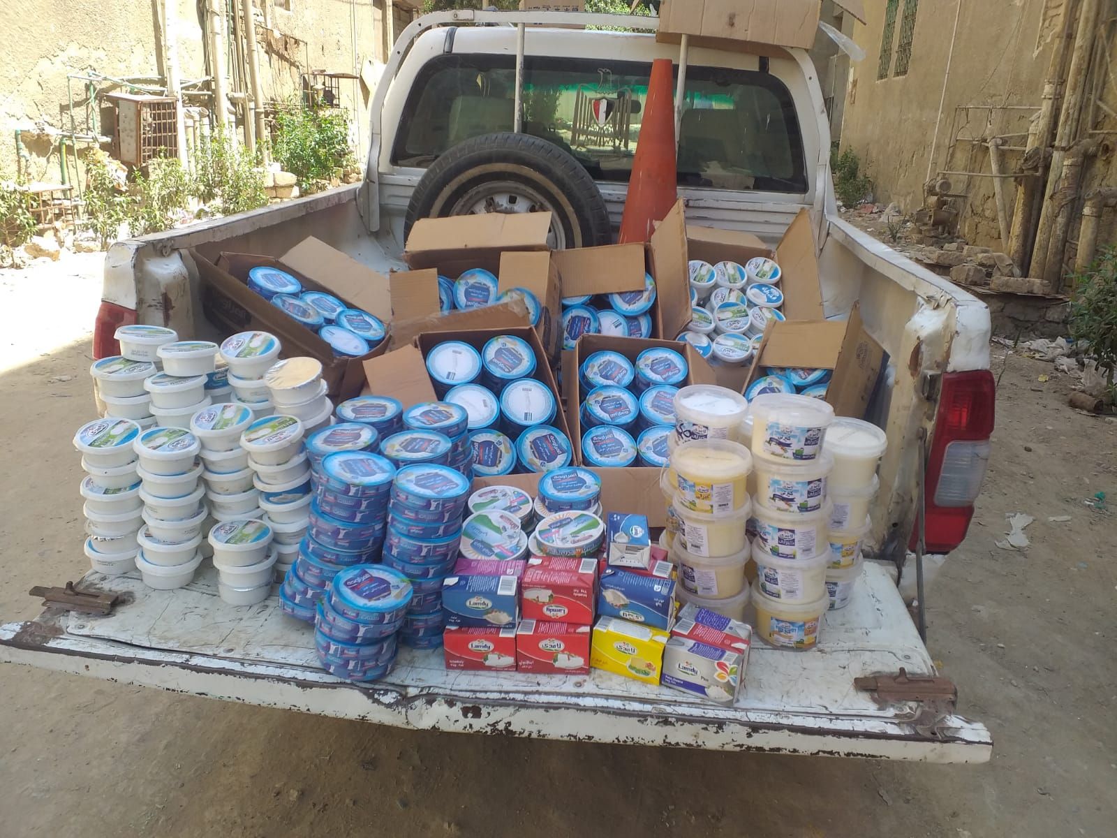 حملات مكثفة بالفيوم.. ضبط مصنع مستحضرات تجميل غير مرخص ومكملات غذائية مغشوشة ومنشآت طبية مخالفة - الخليج الان