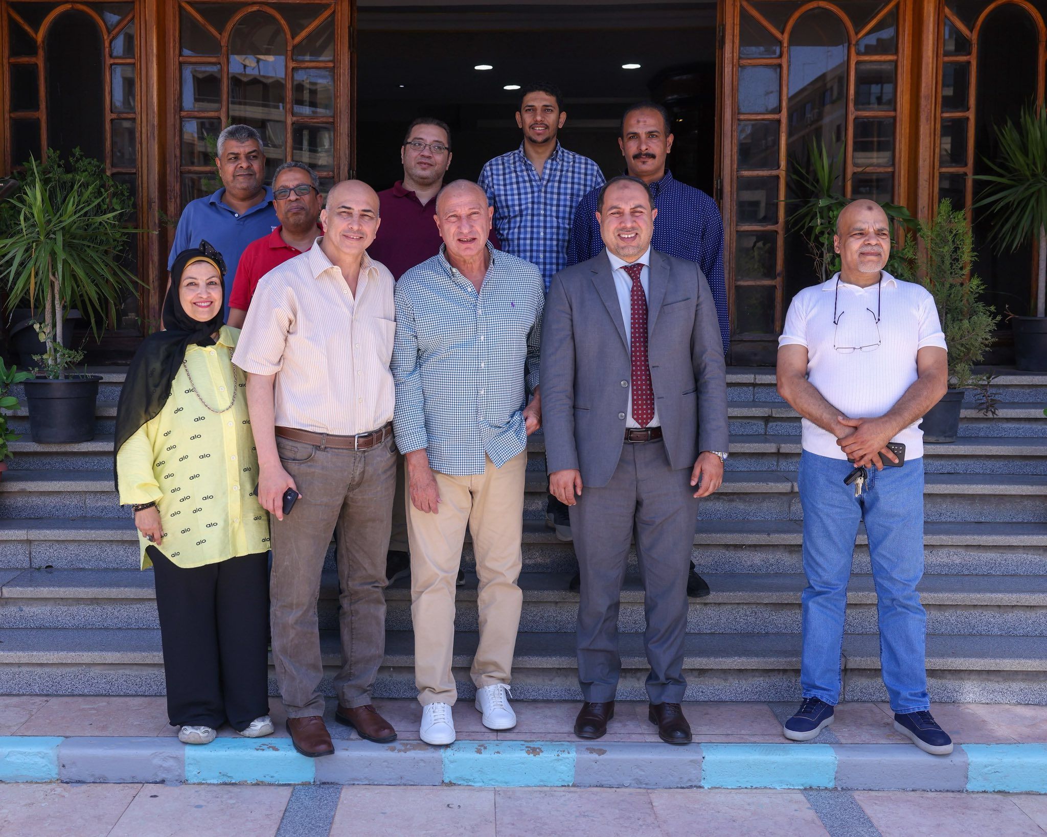 الخطيب يطمئن على تطورات الحالة الصحية لـ«مشجع الأهلي» بعد إصابته في مباراة القمة الأخيرة.. صور - الخليج الان