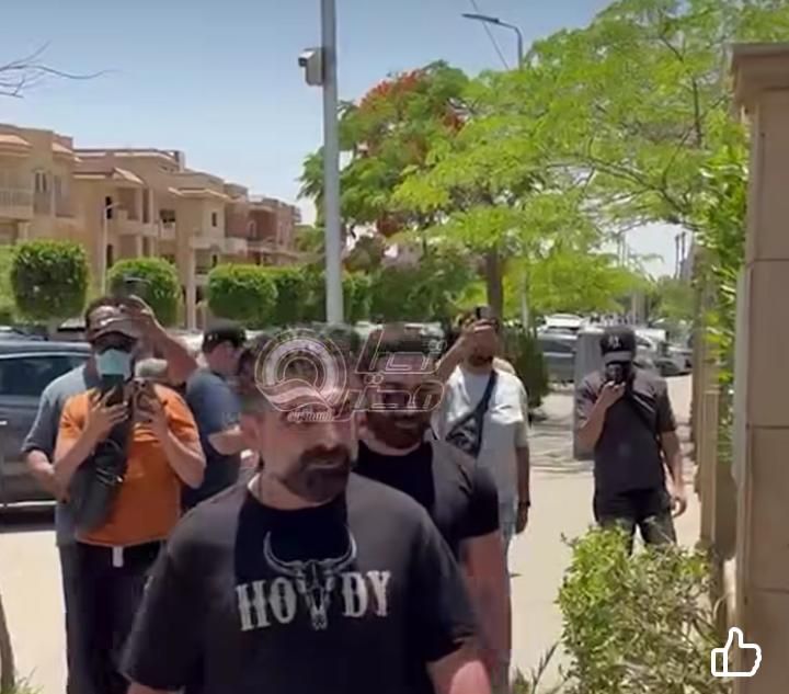 في جنازة هادئة.. فادي وشادي خفاجة يودعان سهام جلال وسط غياب لافت لنجوم الفن - الخليج الان