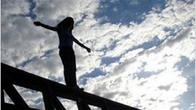 بعد قصة حب فاشلة.. فتاة تُنهي حياتها من أعلى عقار بالسلام - الخليج الان