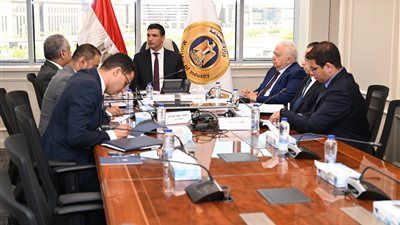 وزير الصناعة يلتقي رئيس جمعية رجال الأعمال المصريين الأفارقة لبحث سبل تعزيز التعاون الصناعي - الخليج الان
