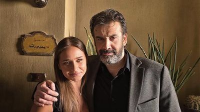 من أمام منزل يحيى راشد.. الصورة الأولى لـ كريم عبد العزيز ونيللي كريم من كواليس فيلم الفيل الازرق 3 - الخليج الان