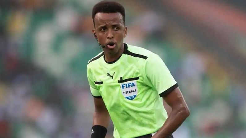 من مطار ميامي إلى إسطنبول.. منع حكم أفريقي بارز من دخول أمريكا للمشاركة في كأس العالم - الخليج الان