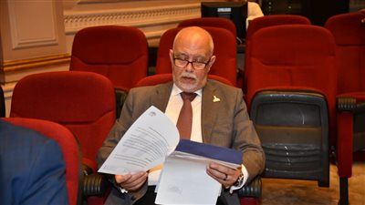 مجلس الشيوخ يوافق على اقتراحي النائب حازم الجندي بشأن تنظيم الأنشطة الصناعية ومشاركة المصريين بالخارج في الاستثمار الصناعي - الخليج الان