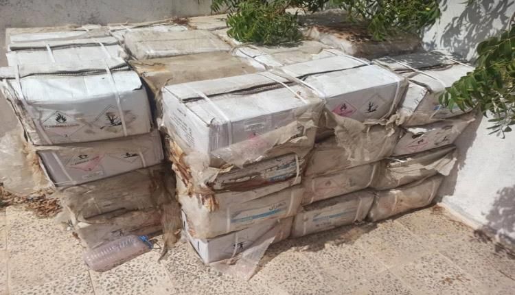 مطالبات بالتخلص من مبيدات منتهية الصلاحية تم ضبطها و إيداعها بمخزن نيابة الاموال العامة بلحج