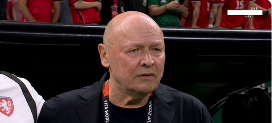ميروسلاف كوبيك مدرب منتخب التشيك يدخل تاريخ كأس العالم كأكبر مدرب يقود مباراة في المونديال بعمر 74 عامًا و9 أشهر - الخليج الان
