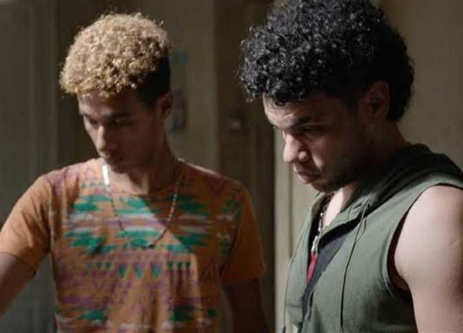رد مخرج فيلم عائشة لا تستطيع الطيران على أزمة عارضة الأزياء أشاي أيوم - الخليج الان