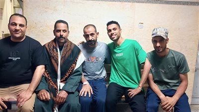 استخراج 100 مسمار وصامولة من معدة مريض بالمنظار دون جراحة - الخليج الان