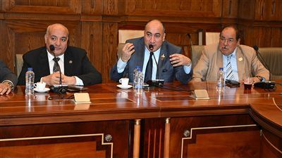 عمرو رشاد يشارك اجتماع لجنة الإسكان مع إدارة الإنفاق بوزارة النقل ويشيد بإنجازات تطوير البنية التحتية - الخليج الان