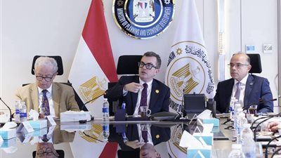 وزير التخطيط: طوينا صفحة مديونيات ظلت عالقة لعقود بقيمة 196مليار جنيه - الخليج الان