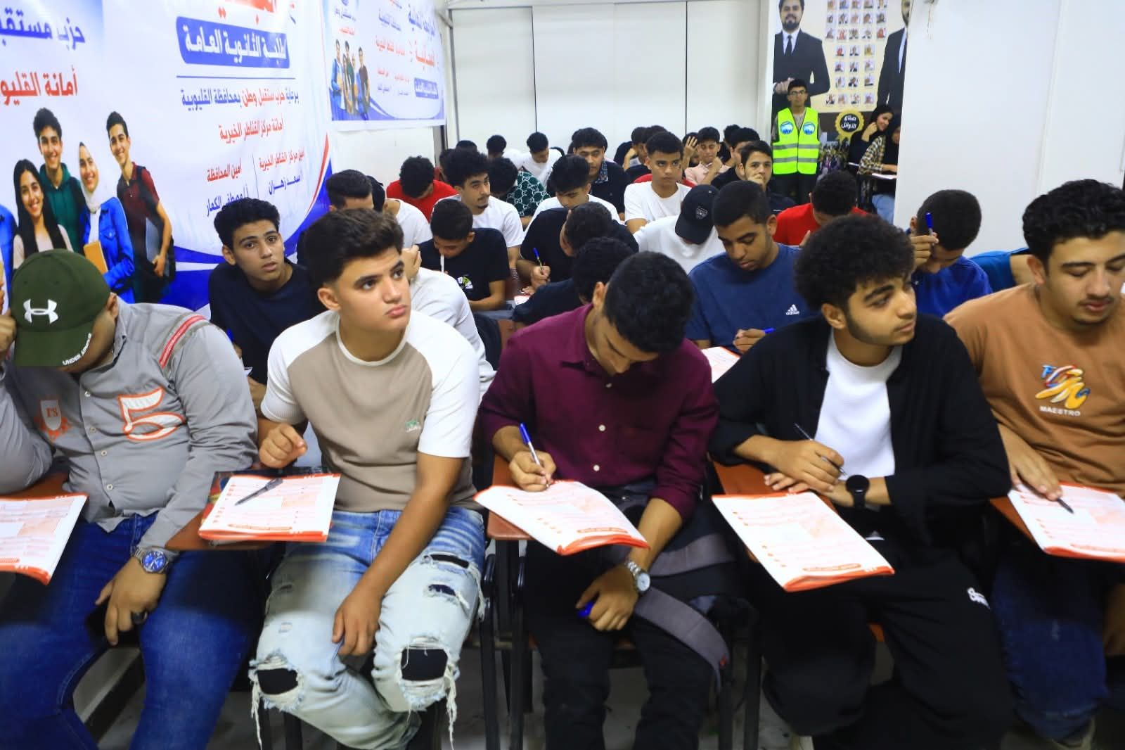 مراجعات الثانوية العامة المجانية بالقناطر الخيرية برعاية مستقبل وطن القليوبية - الخليج الان