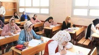 "التربية والتعليم" تطبق نظام "المجمعات الامتحانية" لأول مرة بالثانوية العامة لتأمين 921 ألف طالب - الخليج الان