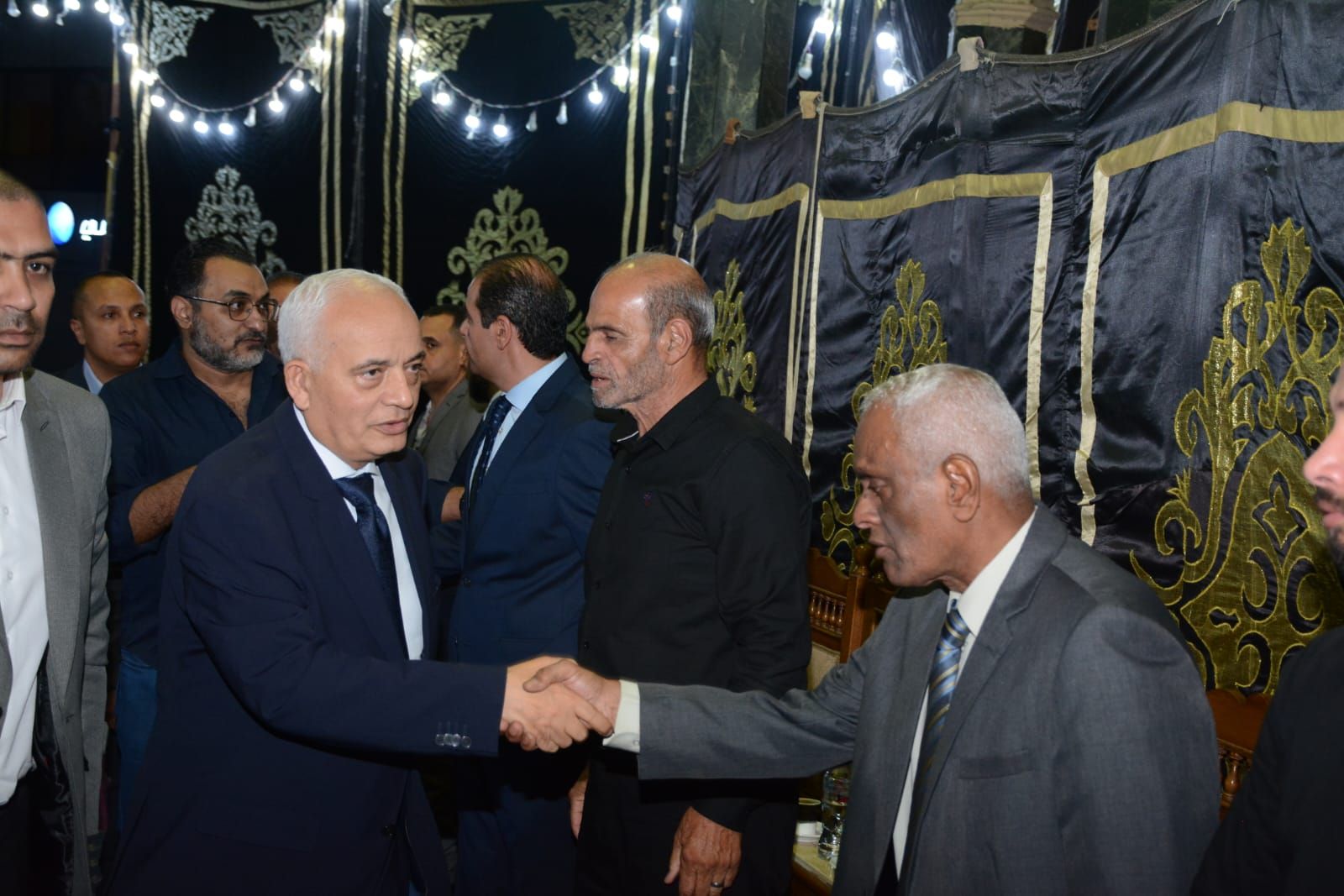 د. رضا حجازي امين التعليم بمستقبل وطن يؤدي واجب العزاء في الزميل مصطفى الشربيني مسؤول ملف البرلمان بموقع تليجراف الخليج - الخليج الان