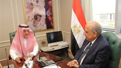 الكهرباء: تنفيذ مشروعات طاقة رياح قدرة 2300 ميجاوات في مناطق جبل الزيت وخليج السويس وجنوب الغردقة - الخليج الان