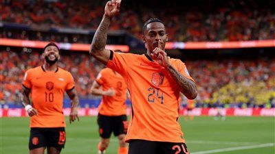 هولندا ضد السويد.. هولندا تكتسح السويد 5-1 وتتصدر المجموعة بكأس العالم - الخليج الان