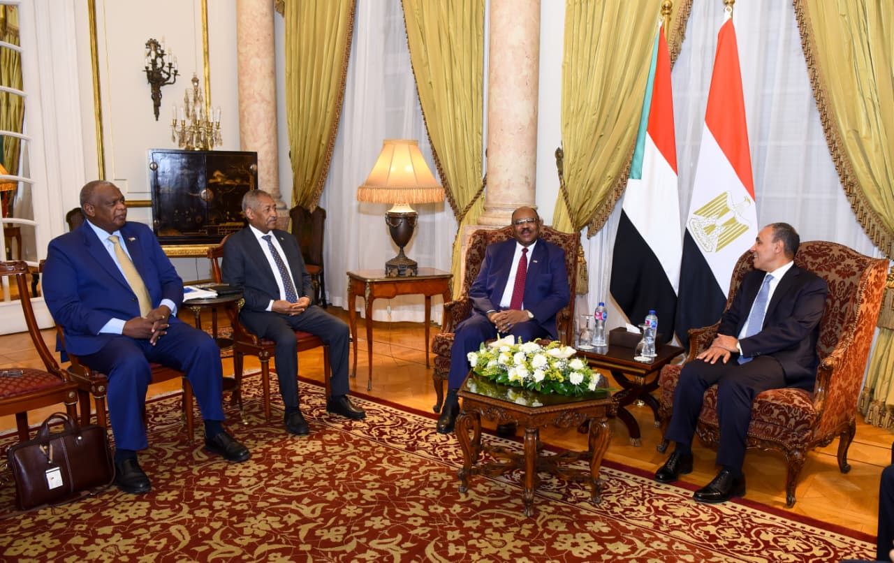 وزير الخارجية: نؤكد على موقف مصر الثابت الداعم لوحدة السودان وسيادته وسلامة أراضيه - الخليج الان