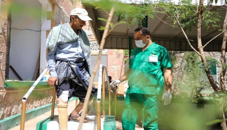 مركز الأطراف الصناعية بتعز يقدم خدماته الطبية لـ (576) مستفيدًا خلال يونيو الماضي