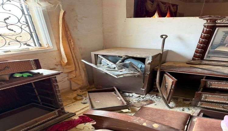 قبائل الصيعر وحضرموت تدين مداهمة منزل الشيخ بن معيقل في "منوخ" وتطالب بالإفراج الفوري
