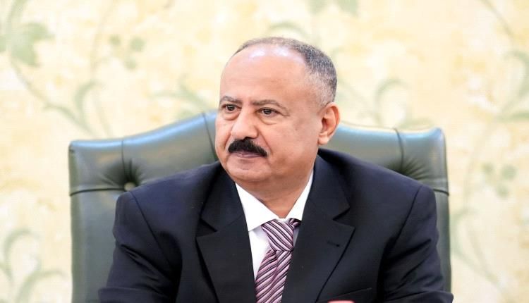 وزير النقل يوجه بتشغيل باصات مؤسسة النقل البري مجانا لنقل طلاب الجامعات في عدن