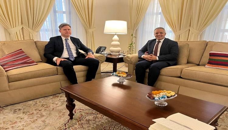 وزير الشؤون الاجتماعية يبحث مع القائم بأعمال السفير الامريكي دعم الخطة الوطنية لحماية الطفل