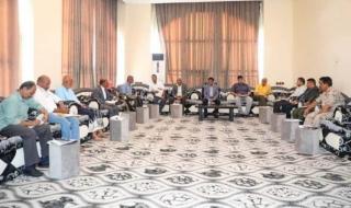 محافظ حضرموت يترأس اجتماعاً بلجنة التحضير والإشراف على مهرجان البلدة السياحي للعام 2021