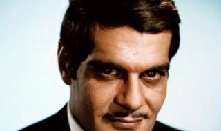 أول ظهور علني لزوجة عمر الشريف الإيطالية التي أخفاها عن الجميع.. والجمهور: أجمل من فاتن حمامة مليون مرة