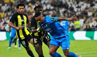 رفض منحها لأي شخص.. نجم الهلال يكشف عن هدية خاصة لزوجته (فيديو)