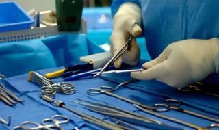 جراح مصري بارز يتكفل بعلاج الفتاة السورية بتول بعد تعاطف واسع (فيديو)