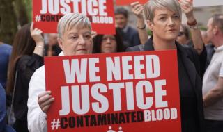 تقرير يتهم بريطانيا بالتستر على "فضيحة الدم الملوث"