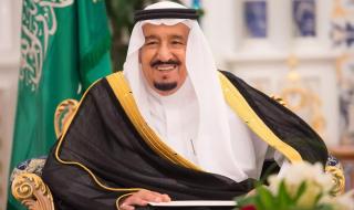 بموافقة ملكية | خادم الحرمين الشريفين يعلن عن منح 15 طبيب الجنسية السعودية وهم... - موقع الخليج الان