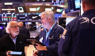 خطاب باول يصعد بـ «وول ستريت».. وداو جونز يقفز 412 نقطة