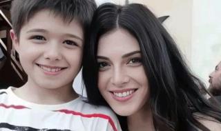“والدتي الثانية”.. ممثلة عربية تدعم طفل “الثمن” بعد نزوحه (صور)