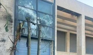 صور تنشر لأول مرة تظهر أضرارا ألحقتها مسيرة حزب الله بمنزل نتنياهو