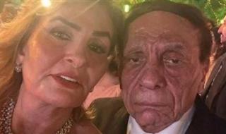 صورة عادل إمام تثير الجدل.. هل حضر الزعيم زفاف حفيده؟ - الخليج الان