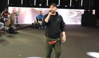 بروفات حسام حبيب النهائية استعداداً لحفله الأول بالسعودية| صور - الخليج الان