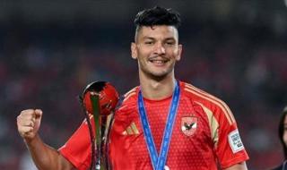 أشرف داري يقود دفاع الأهلي أمام غزل المحلة في الدوري - الخليج الان