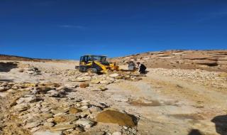 صندوق صيانة الطرق بشبوة يفتح طريق عقبة خفعه بعد تعرضها للسيول