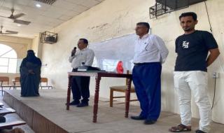 عميد كلية العلوم باسردة يزور طلاب السنة التحضيرية ويشيد بالطلاب (الصم) من مؤسسة رموز